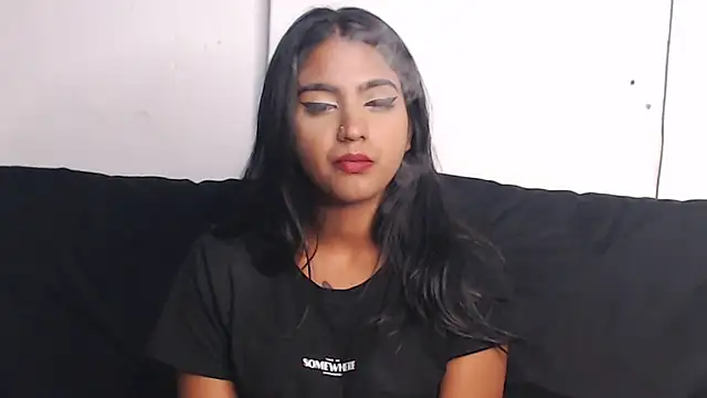 Delilah Blazee online show from February 19, 2025, 6:21 pm