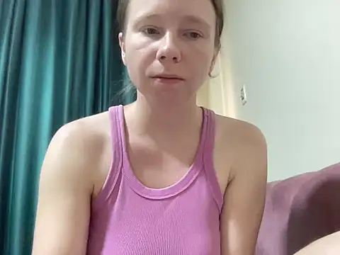 SweetLucy96 online show from September 9, 2025, 11:32 am