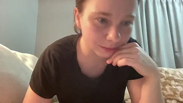 SweetLucy96 online show from April 11, 2026, 9:08 pm