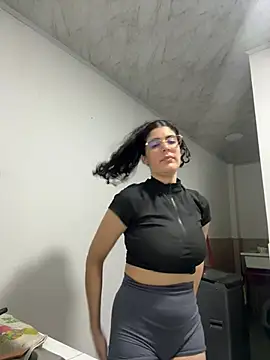  Niah  online show from February 5, 2025, 2:51 am