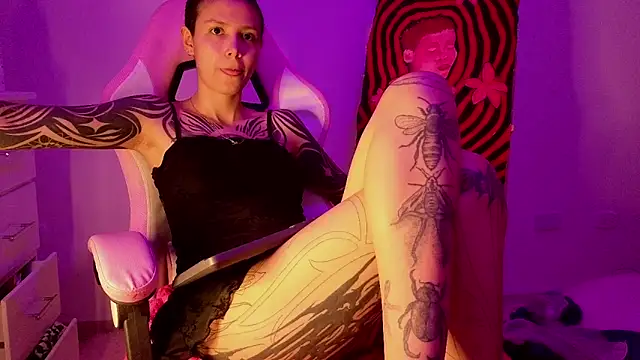 goddess vee  online show from April 1, 2026, 11:24 pm