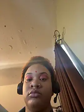 nickytheehawtie online show from February 15, 2026, 9:00 pm