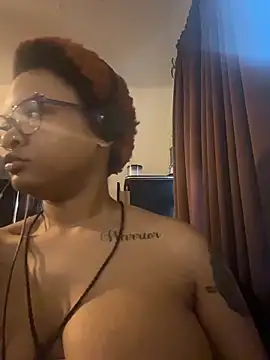 nickytheehawtie online show from March 4, 2026, 2:23 pm