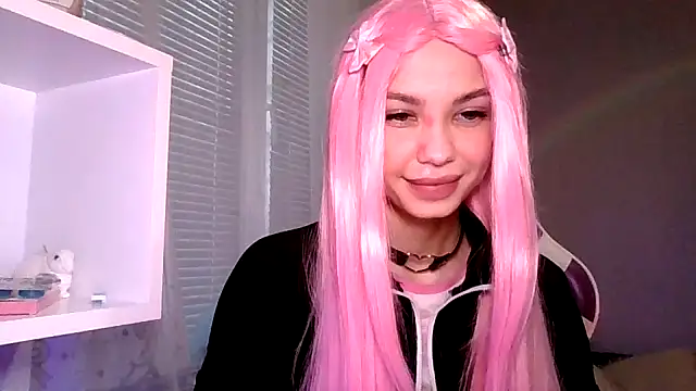 MiraPics online show from April 15, 2026, 4:25 pm