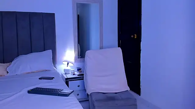 ethan brown  online show from October 31, 2025, 3:46 pm