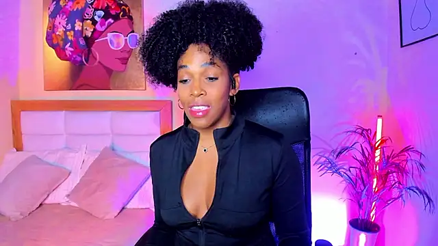 AitanaBrown  online show from February 1, 2026, 3:32 pm