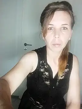 Snapshot of loveis007 chatting on September 12, 2025, 9:48 pm loveis007 online show from September 12, 2025, 9:48 pm