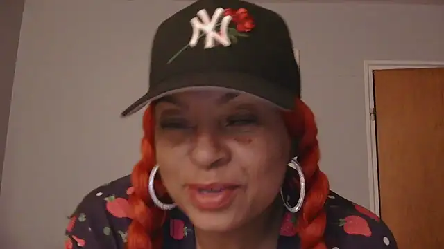 MSweetLindaParks online show from October 30, 2025, 4:25 am