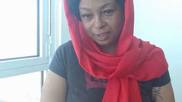 MSweetLindaParks online show from April 10, 2026, 5:28 pm