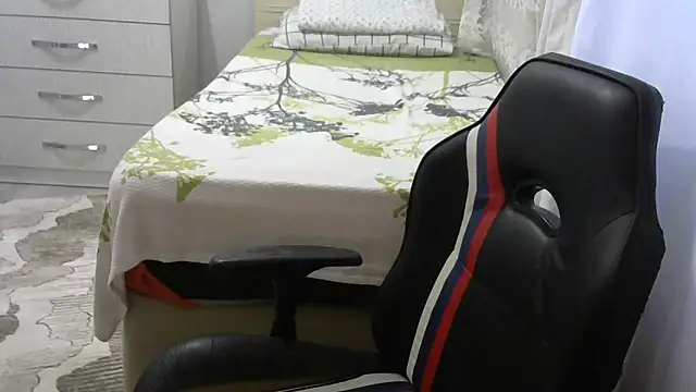 crazybaby5461 online show from October 6, 2025, 3:31 pm