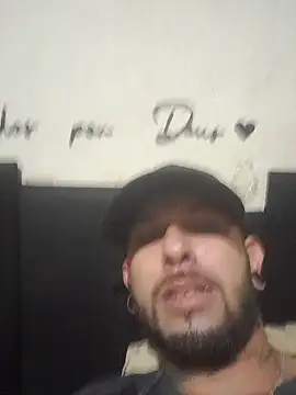 Snapshot of Bulldog2122 chatting on October 3, 2025, 5:37 am Bulldog2122 online show from October 3, 2025, 5:37 am