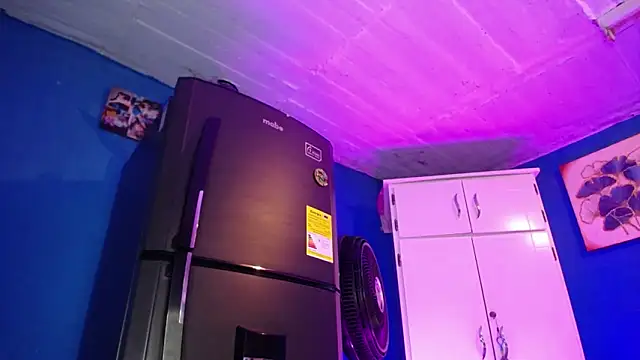 Lunahoney1 online show from September 18, 2025, 7:16 pm