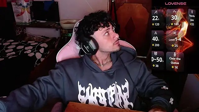 Apolo S online show from April 12, 2026, 4:28 am