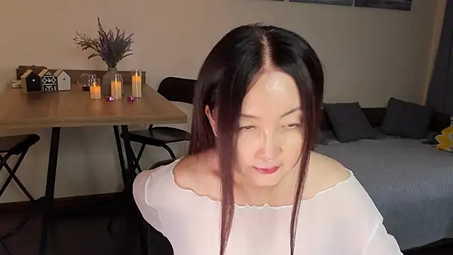 AvroraSakura online show from October 19, 2025, 1:56 pm