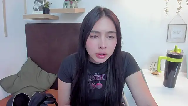 isabella jade online show from January 30, 2025, 7:37 pm