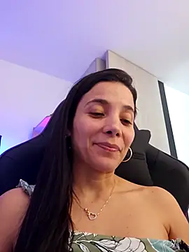 miaeyes online show from January 5, 2026, 5:27 pm