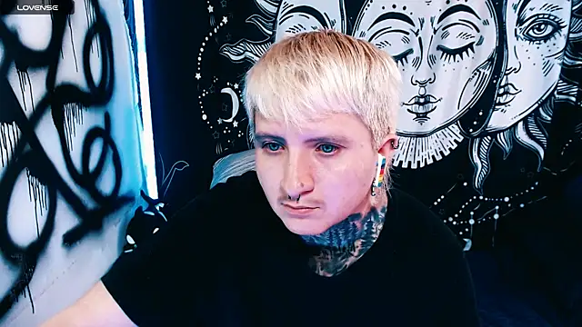 Snapshot of Marieblueeyes chatting on May 28, 2026, 2:58 pm Marieblueeyes online show from May 28, 2026, 2:58 pm
