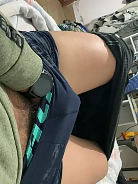 Snapshot of elvis0966 chatting on January 1, 2025, 4:50 pm elvis0966 online show from January 1, 2025, 4:50 pm