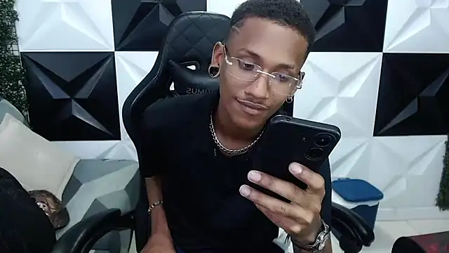 ManSant online show from March 10, 2025, 4:14 pm