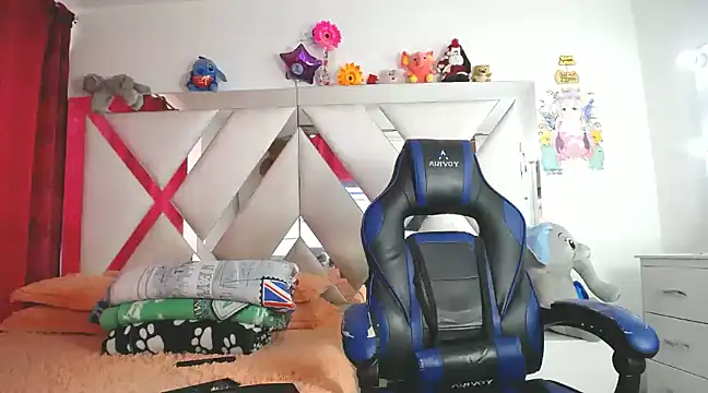 jakson hot online show from December 5, 2024, 8:33 pm