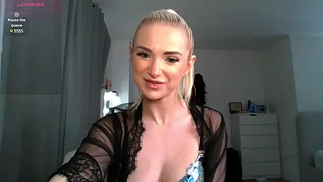 chelseablonde online show from January 12, 2025, 1:11 am