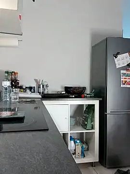 clara-francaise online show from September 18, 2025, 6:43 pm