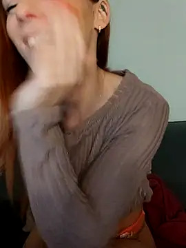 clara-francaise online show from September 25, 2025, 6:55 pm