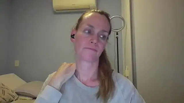 Annylove1 online show from November 20, 2025, 12:11 am