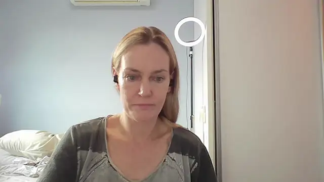 Annylove1 online show from February 19, 2026, 10:44 am