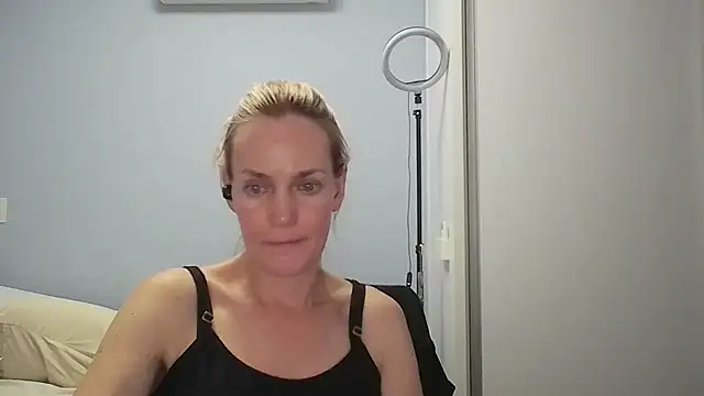 Annylove1 online show from February 20, 2026, 12:18 am