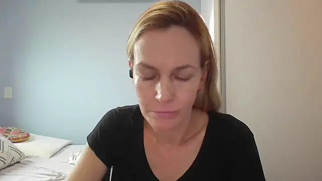 Annylove1 online show from March 19, 2026, 11:47 am