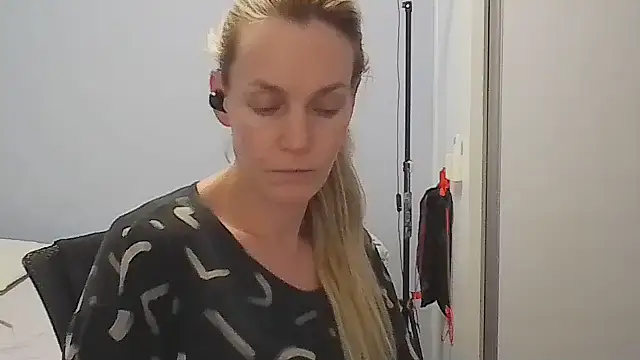 Annylove1 online show from March 19, 2026, 11:53 pm