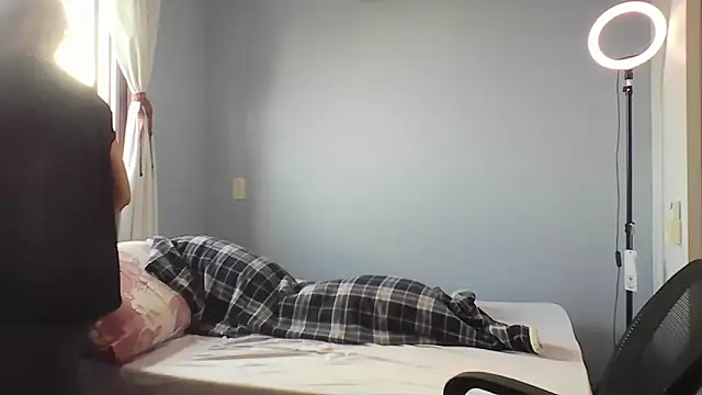 Annylove1 online show from April 14, 2026, 12:33 pm