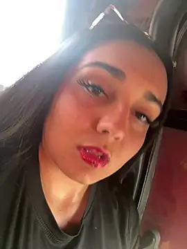 Snapshot of Danii_vg1 chatting on May 24, 2026, 7:19 pm Danii vg1 online show from May 24, 2026, 7:19 pm