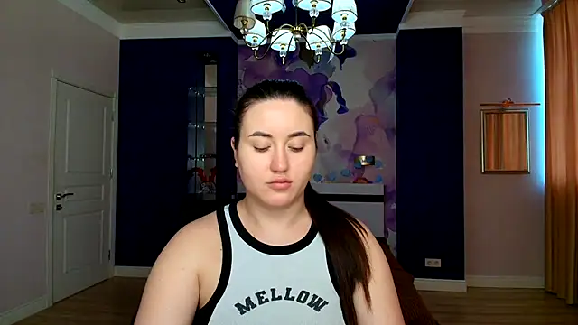 Roxie Bradley online show from February 4, 2025, 6:57 am