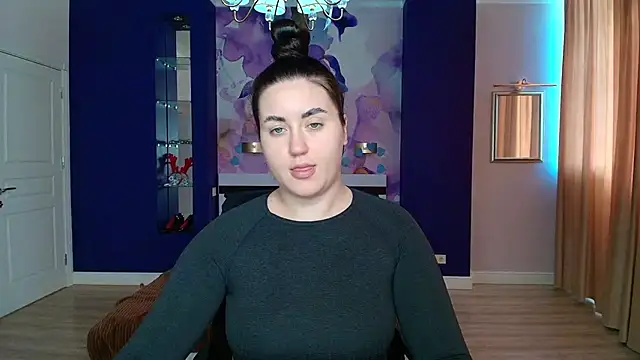 Roxie Bradley online show from February 19, 2025, 10:34 am