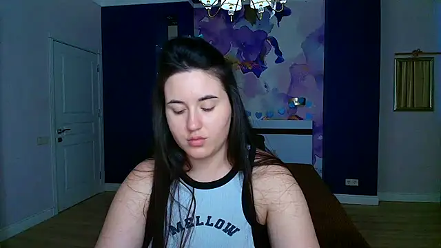 Roxie Bradley online show from March 14, 2025, 4:09 pm