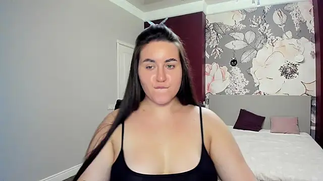 Roxie Bradley online show from November 20, 2025, 6:57 am