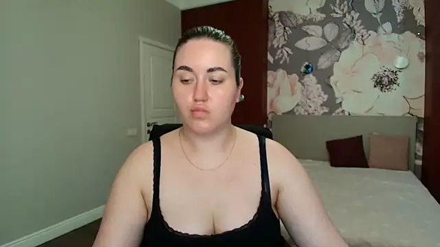 Roxie Bradley online show from May 20, 2026, 5:46 am
