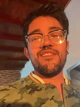 Im sophiie online show from February 9, 2025, 6:01 am