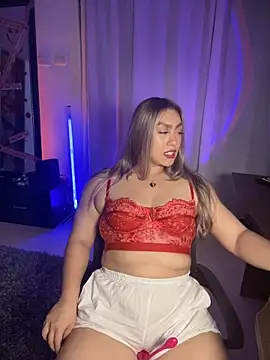 Im sophiie online show from October 19, 2025, 6:25 am