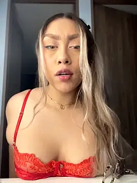 Snapshot of Im_sophiie chatting on February 8, 2026, 6:50 am Im sophiie online show from February 8, 2026, 6:50 am