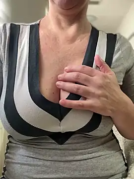 sweetmystery1 online show from March 2, 2025, 12:54 pm