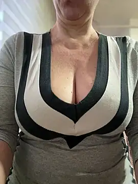 Snapshot of sweetmystery1 chatting on January 17, 2026, 3:06 pm sweetmystery1 online show from January 17, 2026, 3:06 pm