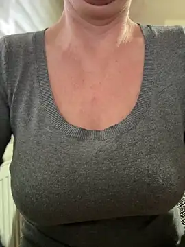 Snapshot of sweetmystery1 chatting on February 23, 2026, 1:52 pm sweetmystery1 online show from February 23, 2026, 1:52 pm