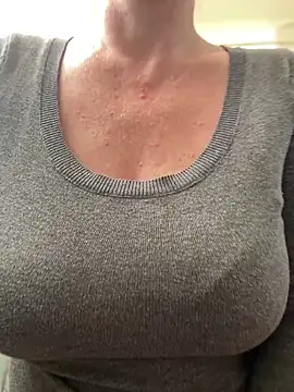 Snapshot of sweetmystery1 chatting on February 28, 2026, 3:13 pm sweetmystery1 online show from February 28, 2026, 3:13 pm