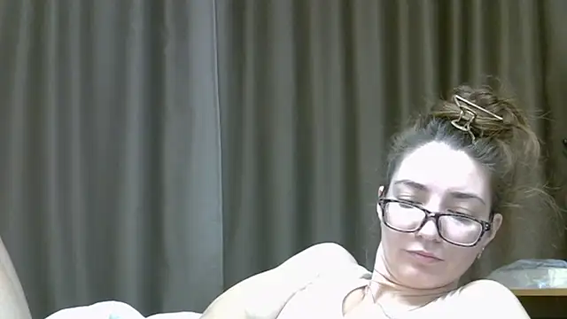 Ashleyspice online show from December 28, 2024, 8:26 am