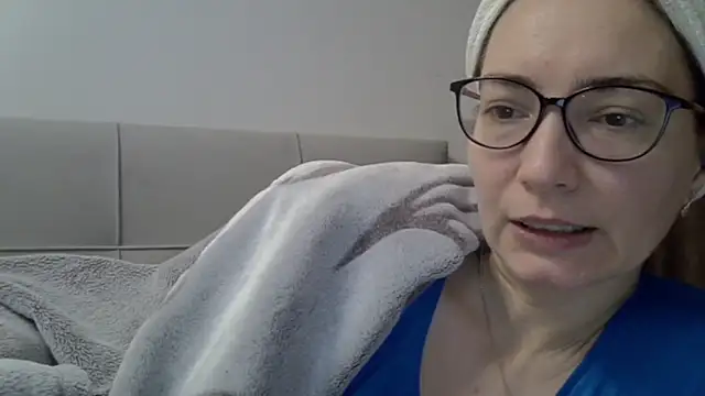 Ashleyspice online show from December 15, 2025, 6:17 am