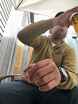 Snapshot of marhi32 chatting on October 6, 2025, 8:17 pm marhi32 online show from October 6, 2025, 8:17 pm