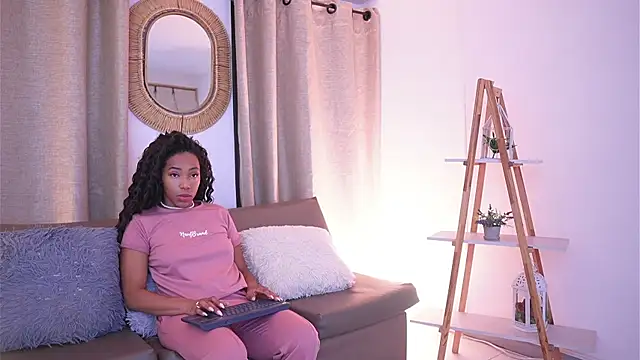 Valeriestyle online show from November 10, 2025, 4:00 am